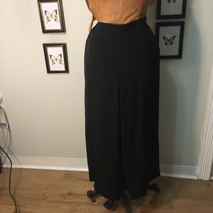 Women’s Zara Black Cropped Slacks Size 10